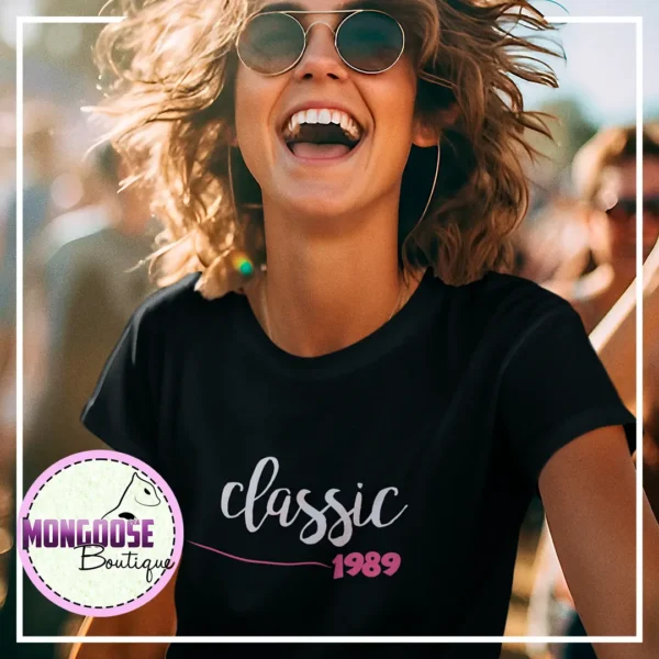 Camiseta Negra "Classic (Año)"