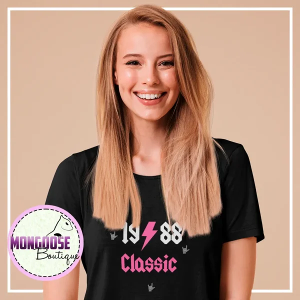 Camiseta Negra "(Año) Classic "